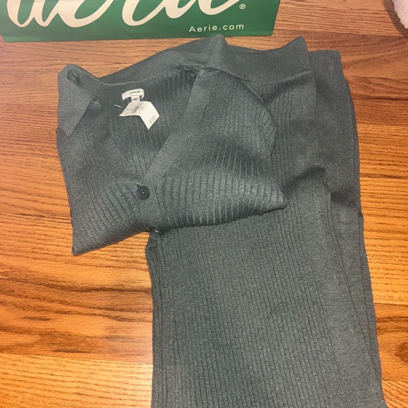 Aerie Lounge Set - Picture 4 of 4